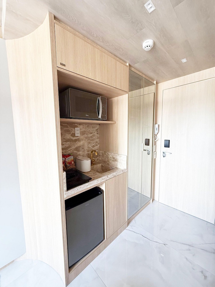 Setai Yacht Premium