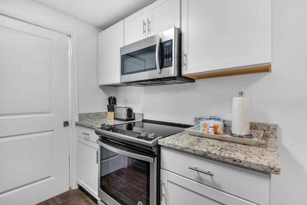 Navarre Towers 1205