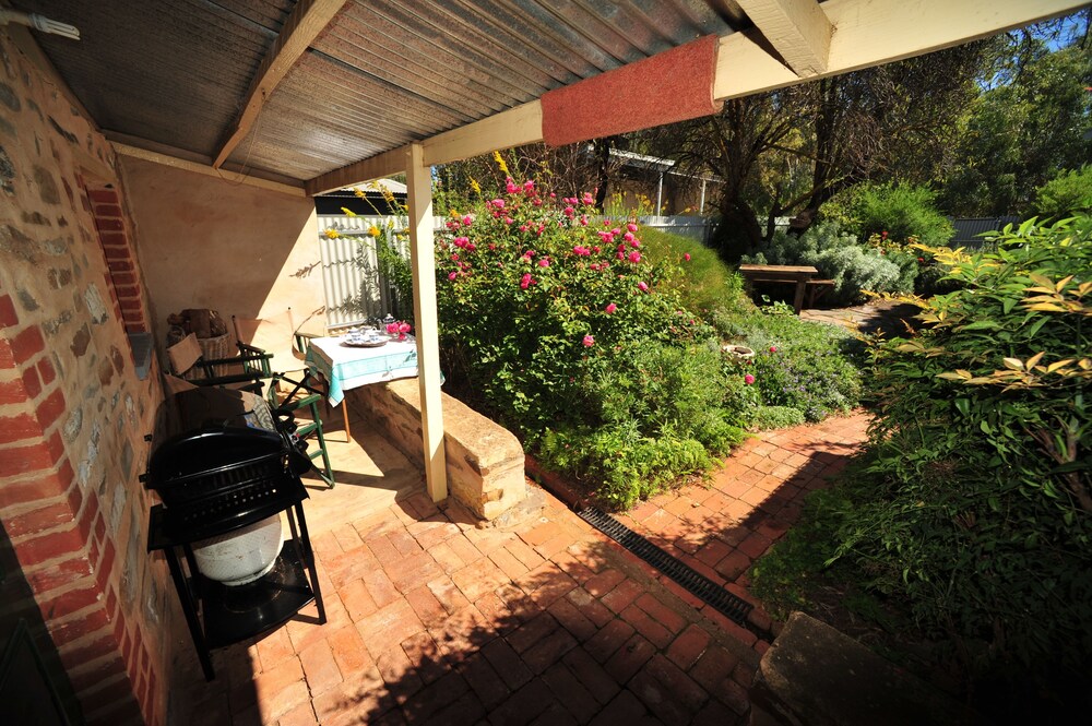 Emma Tiver Heritage Cottage