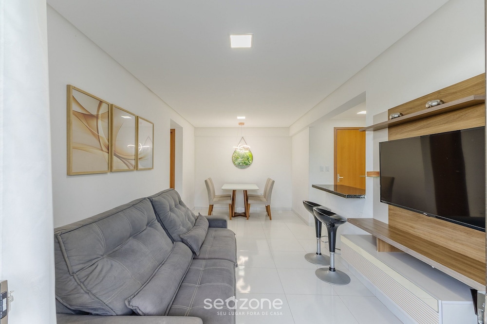 Apartment in Building With Swimming Pool Blt0007