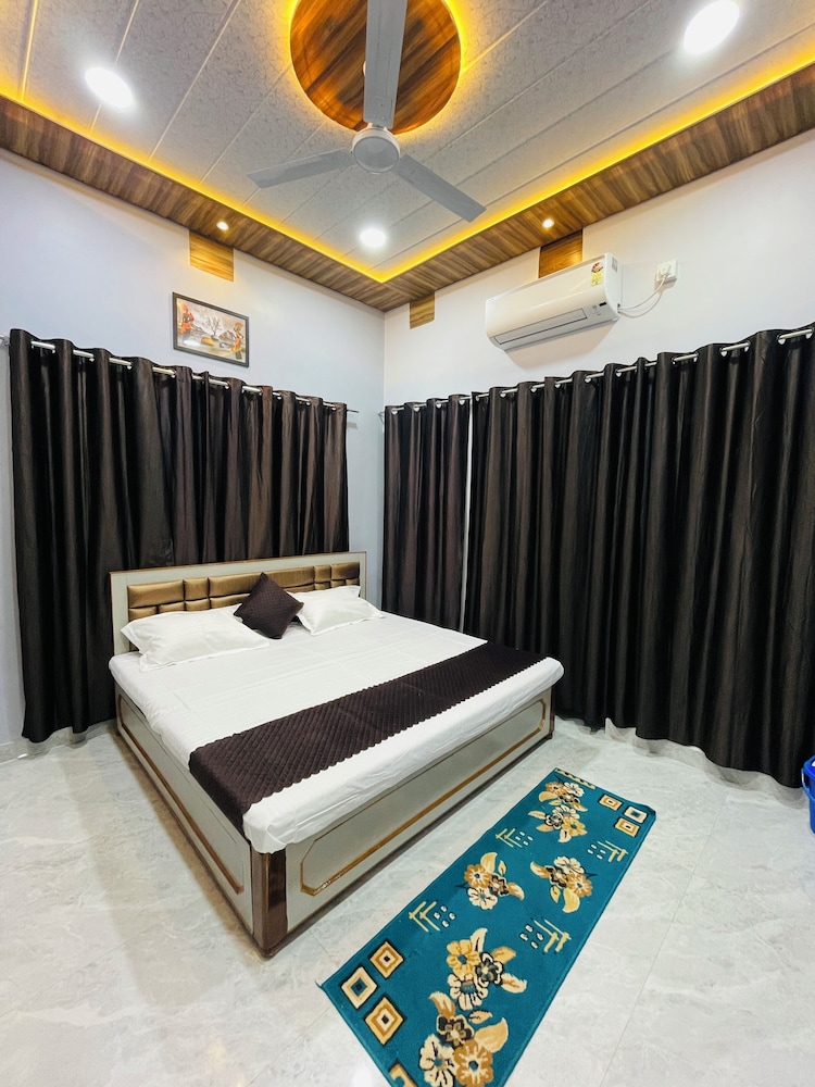 Rudransh Vintage Home