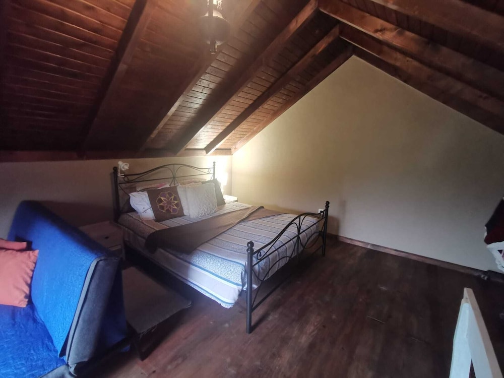 The Perfect Cottage - 1 Bedroom Cottage Sleeps 4 view 2