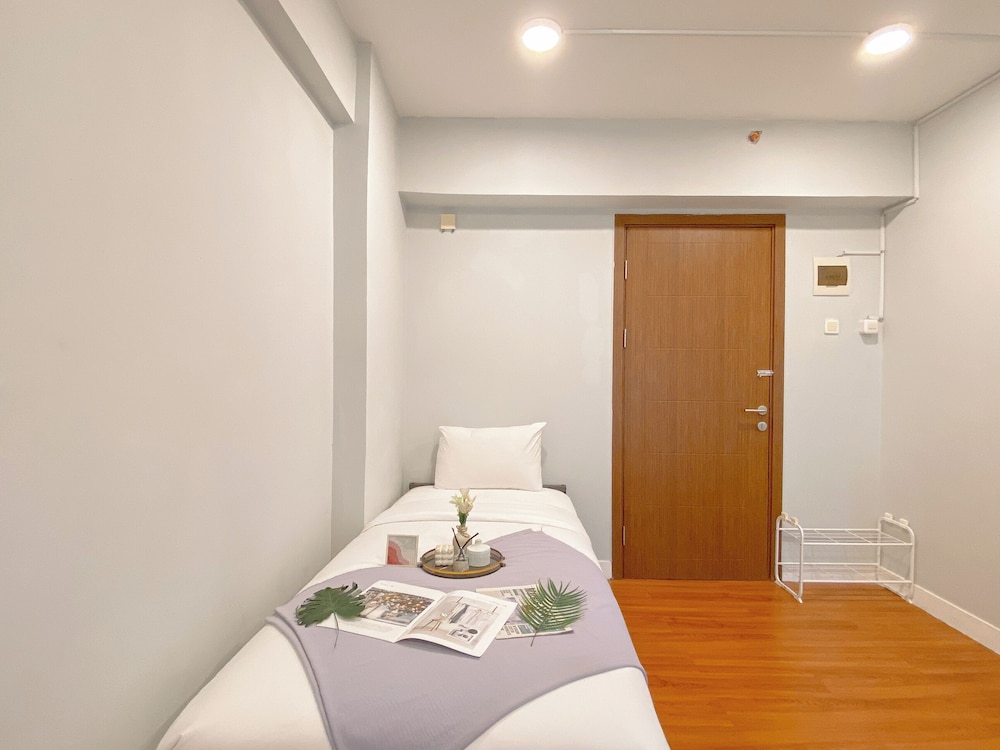 Good Studio Room at Cinere Resort Apartment