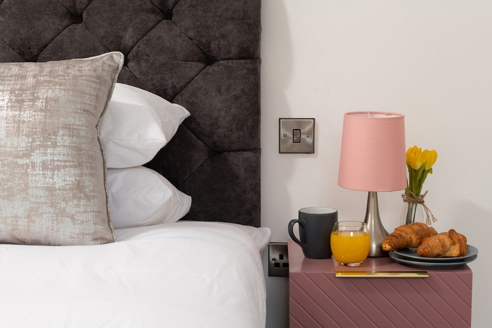 Beautiful 5 Bedroom Apartment in Capel Salem