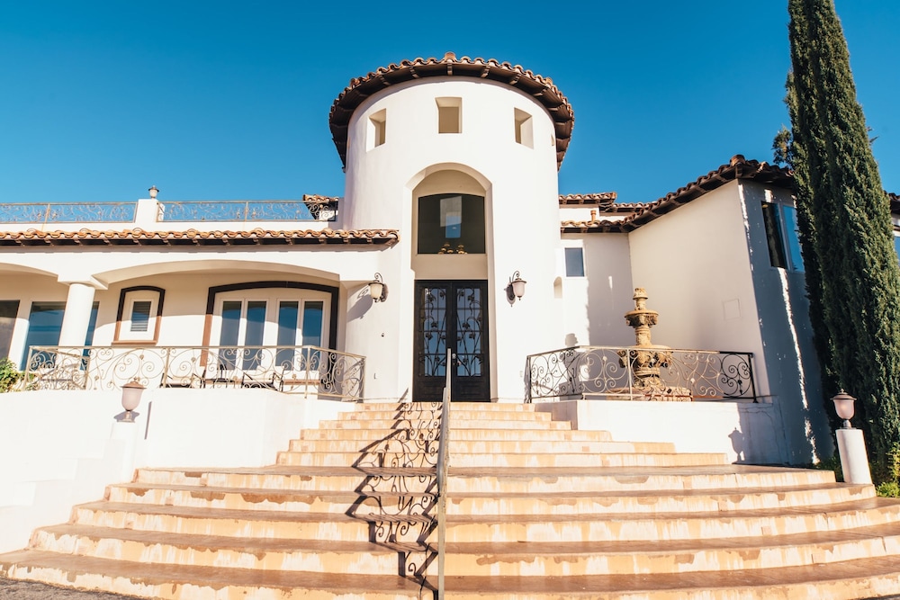 Via del Sur by Avantstay Private Spanish Villa w Views Walk to Wineries