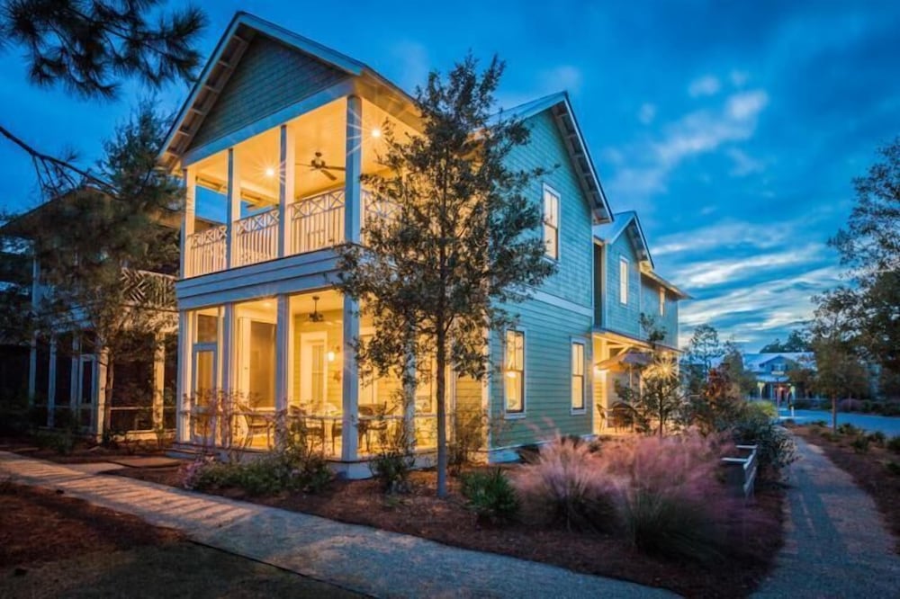 Dragonfly Dreams 5 Bedroom Holiday Home by Five Star Properties