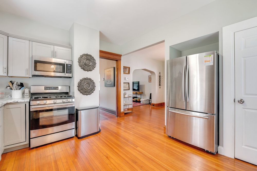 2 Mi to Steamtown Nhs: Family Home w/ Backyard!