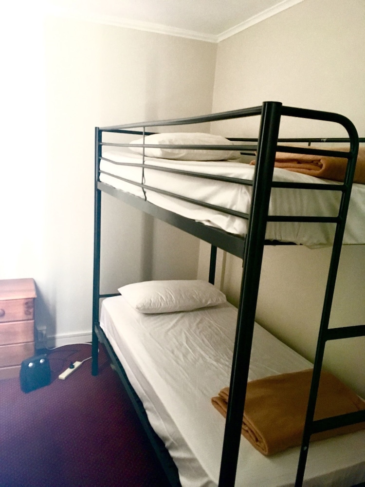 Freemans Backpackers Lodge - Hostel
