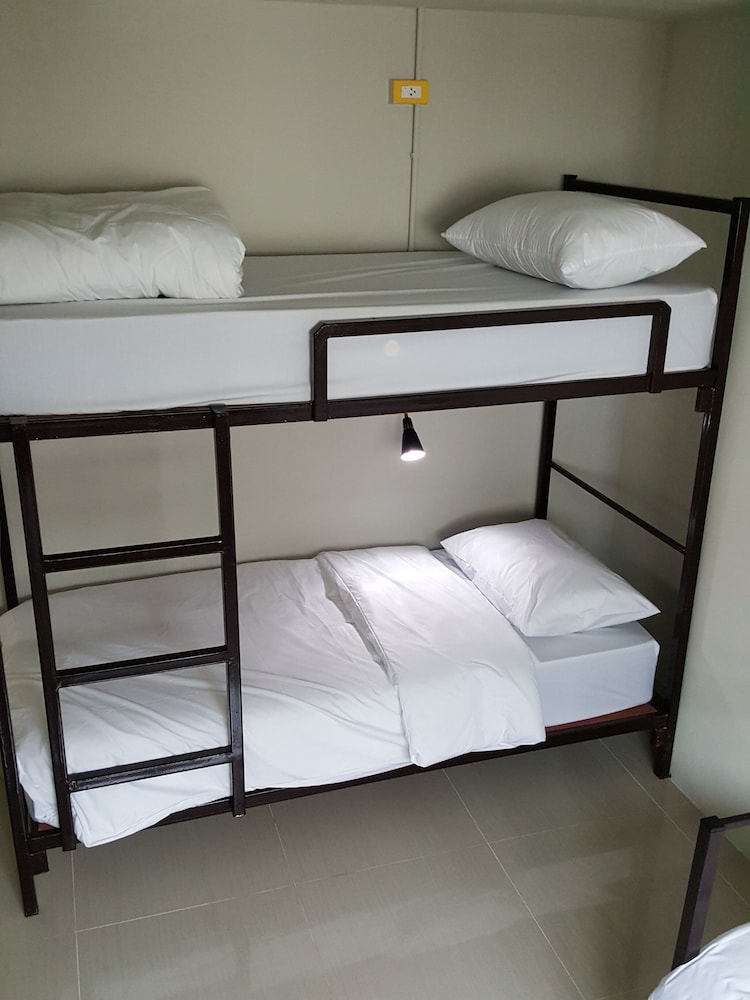 Bangkok Check Inn - Hostel