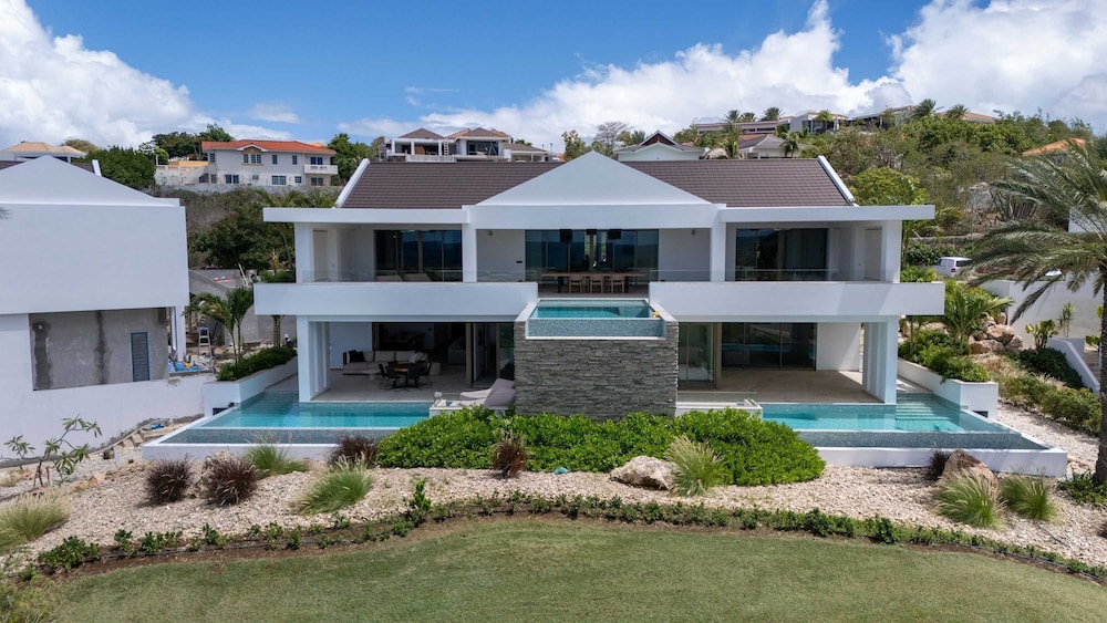 NEW The Cape at Blue Bay Golf Beach Resort