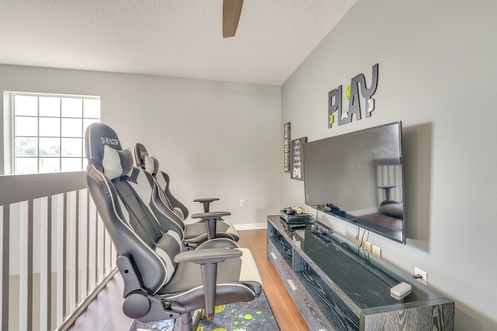 Luxury Championsgate Home Near Disney Parks!