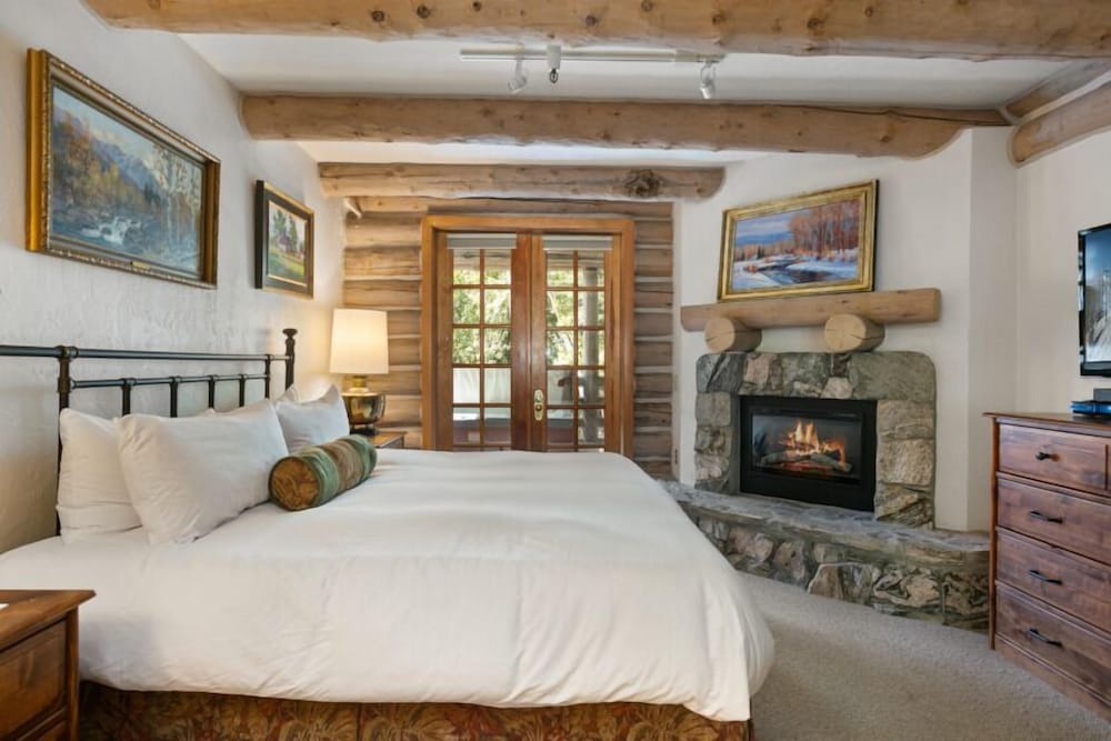 Pine Inn 9 - Two Bedroom with Spa Trail's End Lodge 2 Condo