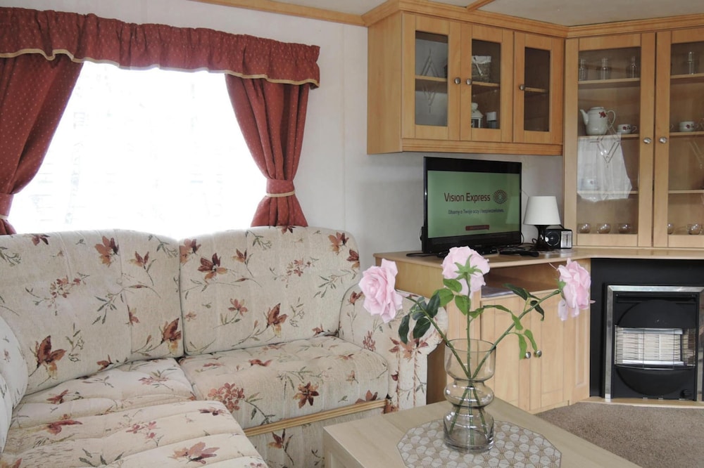 Mobile Home in Kolczewo Near Baltic Beaches