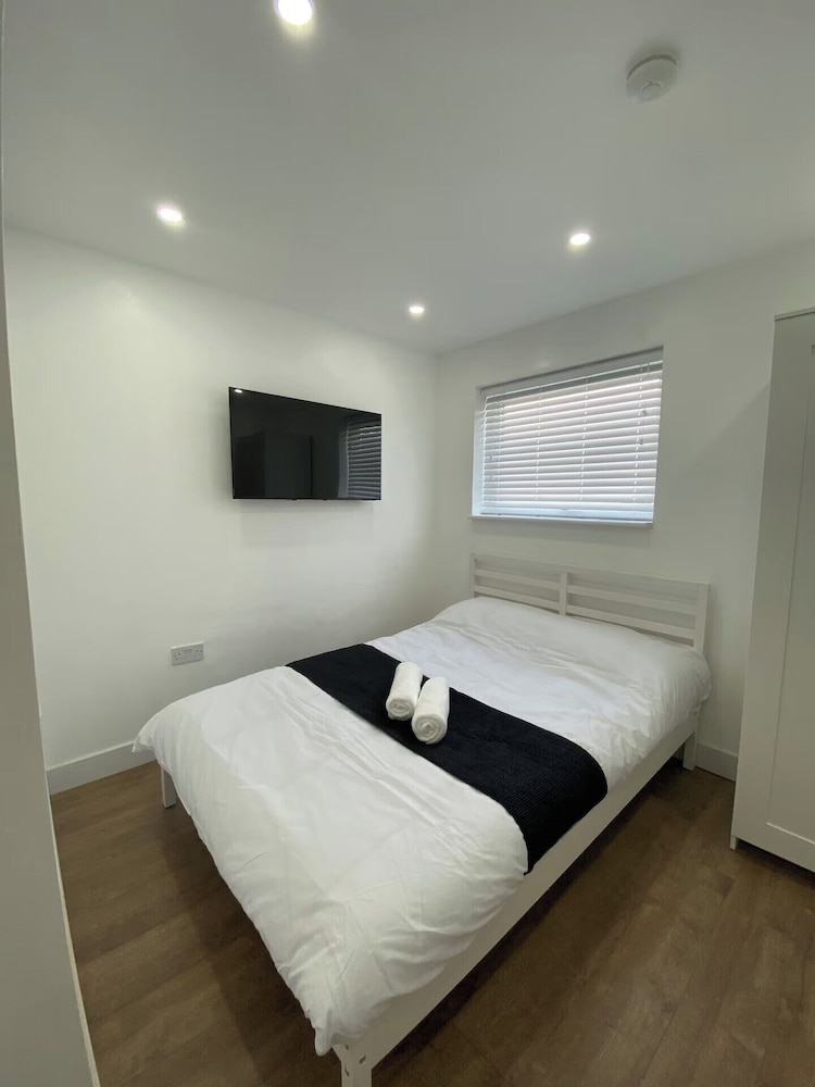 Luton City Retreat - Spacious 3 Bedroom Apartment