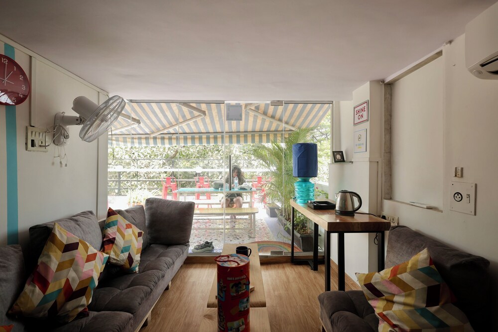 Locomo Hostel Mini - 9 mins from airport