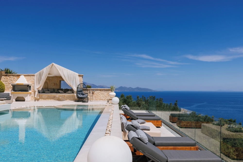 Emerald Villas & Suites