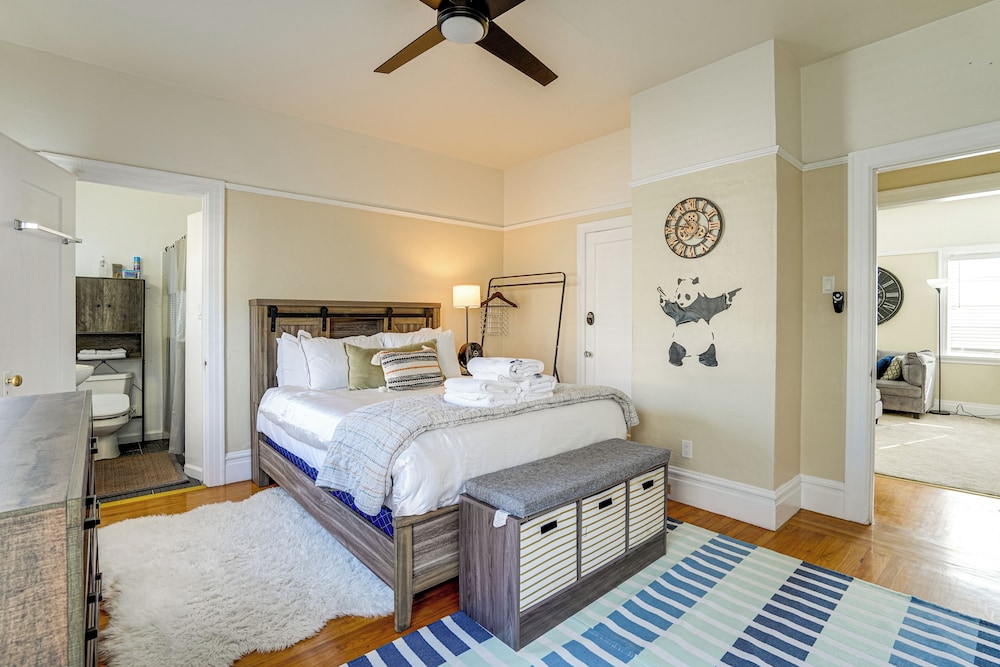 Pet-friendly Condo < 2 Mi to Alameda Beach!
