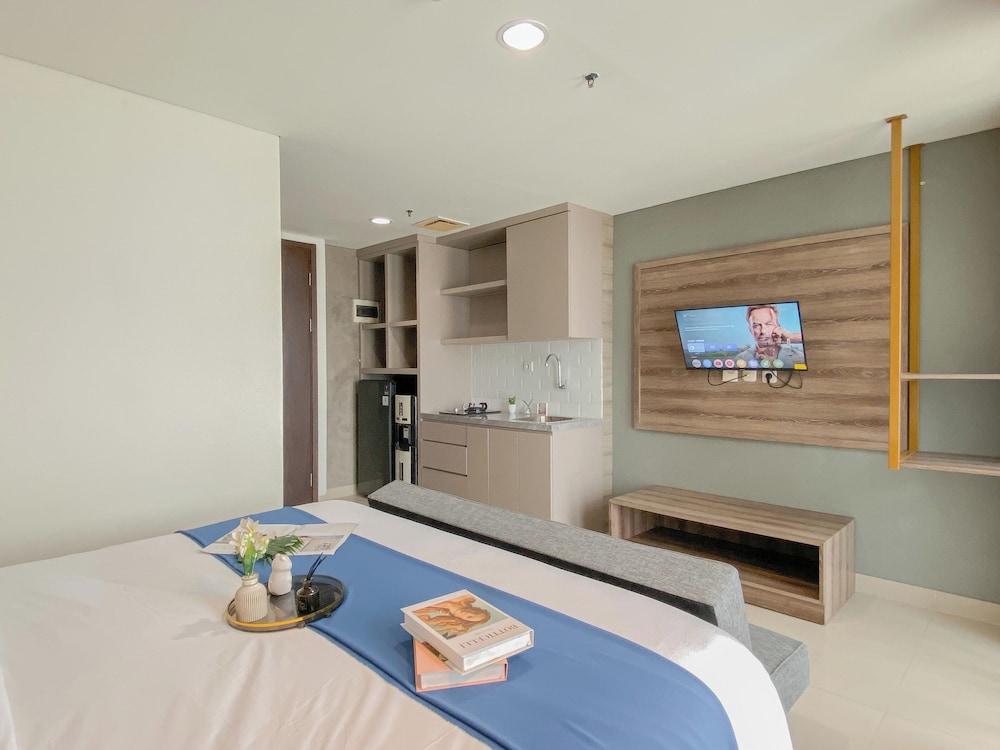 Modern Style Studio At Apartment Lrt City Bekasi