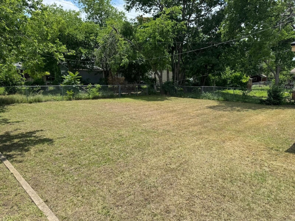 Cozy Temple Home Fenced Yard & Wi-fi 3 Bedroom Home