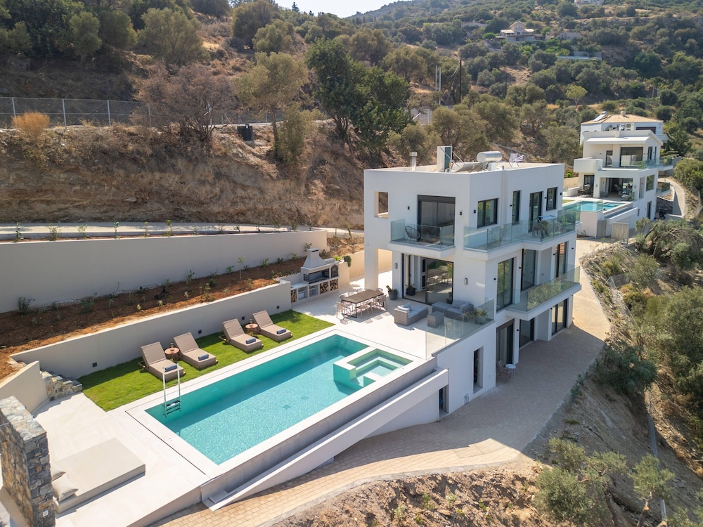 Luxury Villa Verde