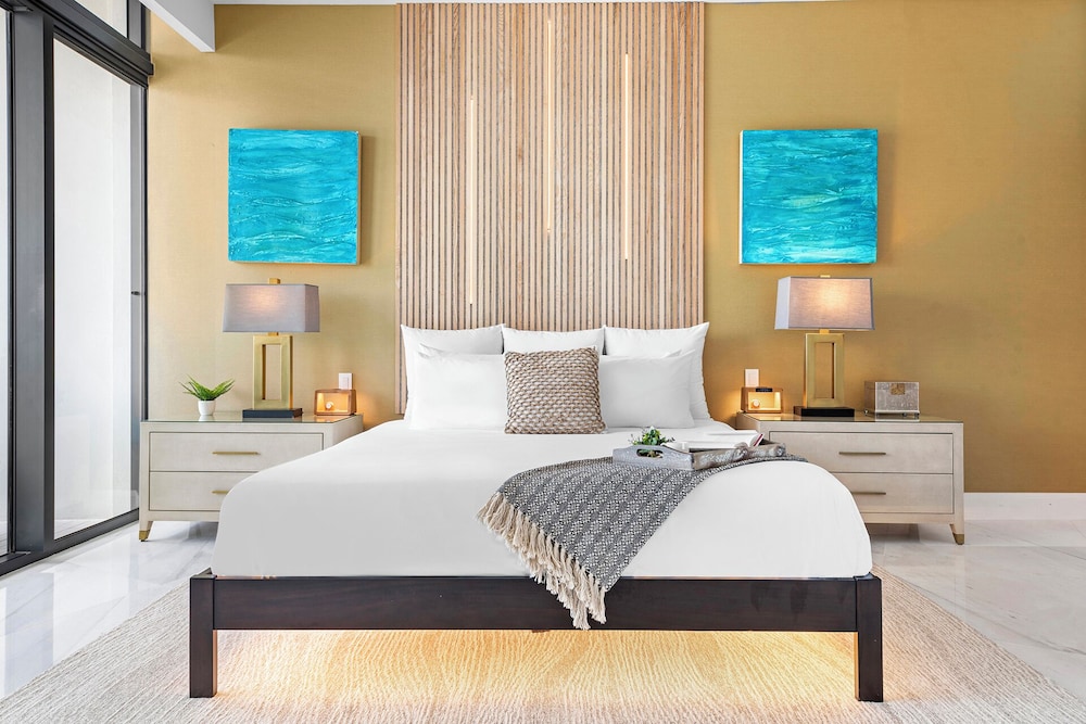 Luxury Vacation Rentals in South Beach by LRMB