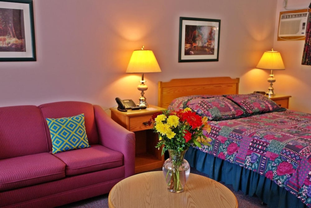 Colonial 900 Motel