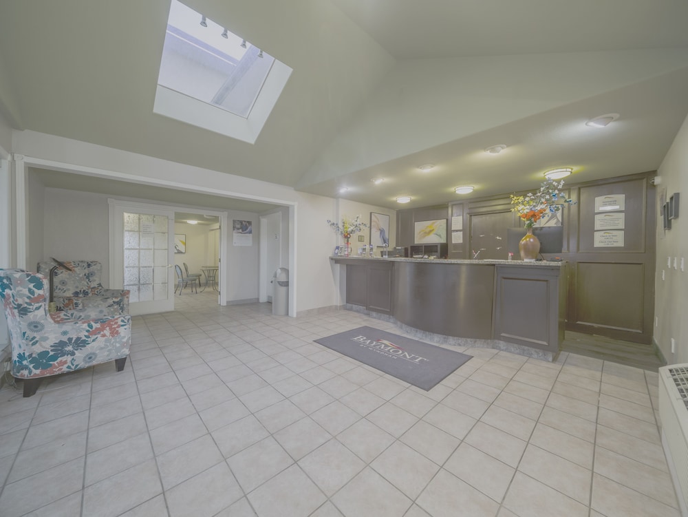 Hinton Vacations - Baymont by Wyndham Hinton - Property Image 3