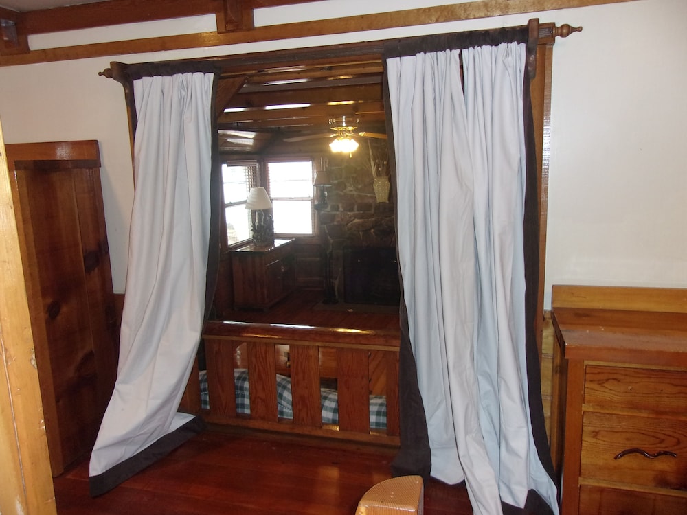 Embers Lodge and Cabins