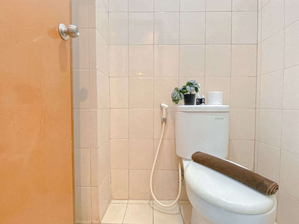 Comfy And Minimalist Studio Apartment At Tifolia