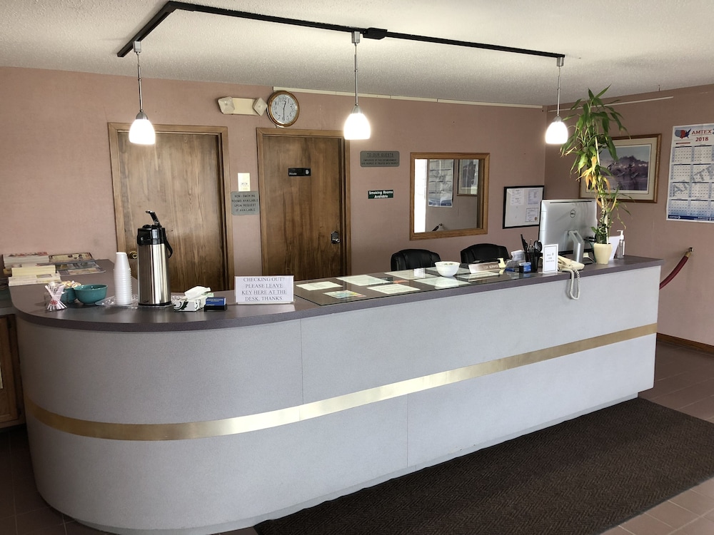 Denison Inn & Suites