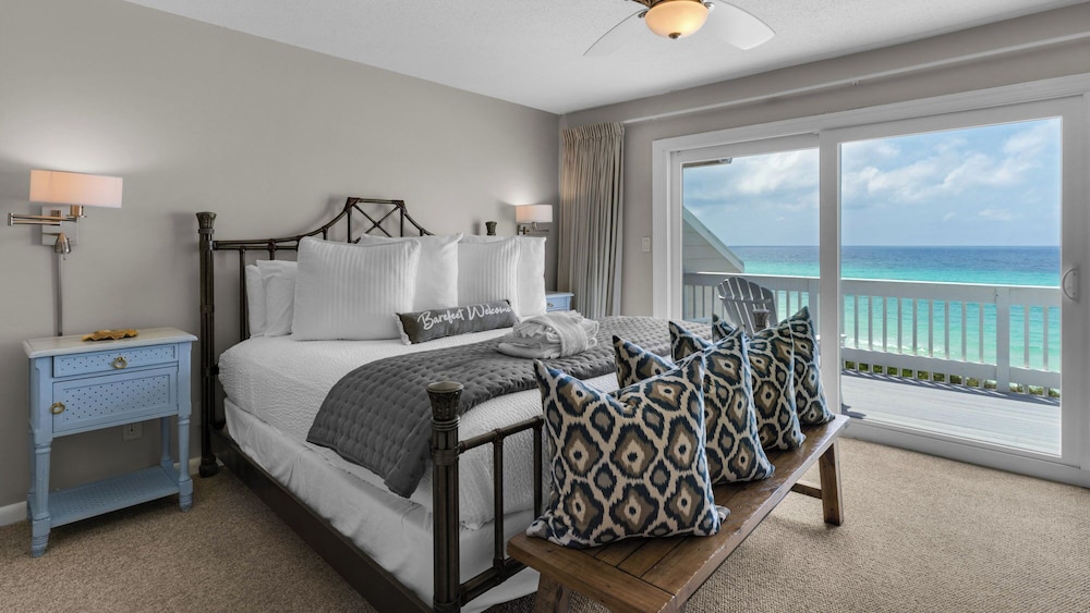2BR Beachfront Townhome w/ Beach Service + Free Attraction Tickets!