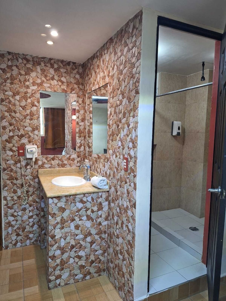 Poza Rica Vacations - Hotel San Rafael Poza Rica - Property Image 6