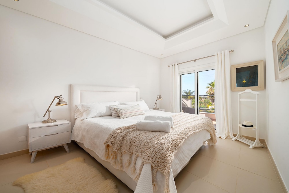 Villa Simone in Almancil view 5