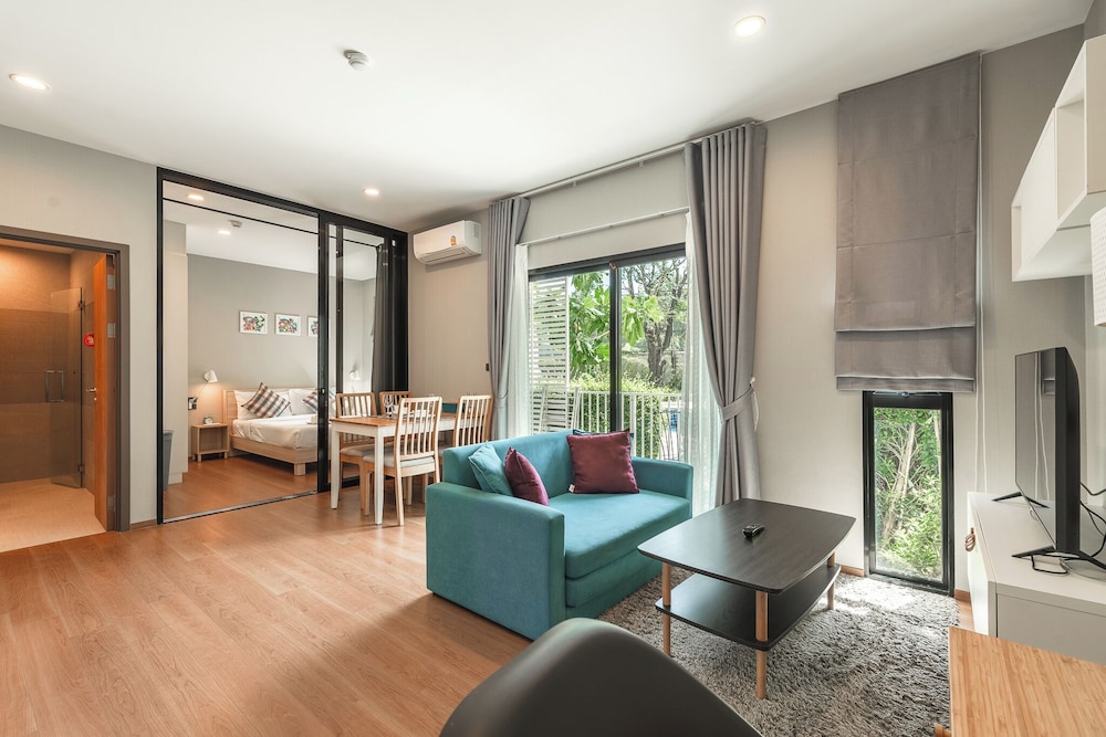 1BR Pool Access Near Rawai Beach C222
