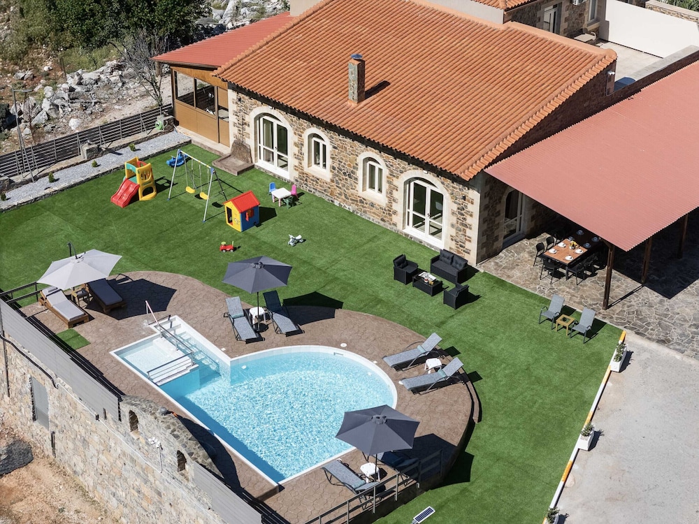 Villa Pasiphae - With Private Heated Pool