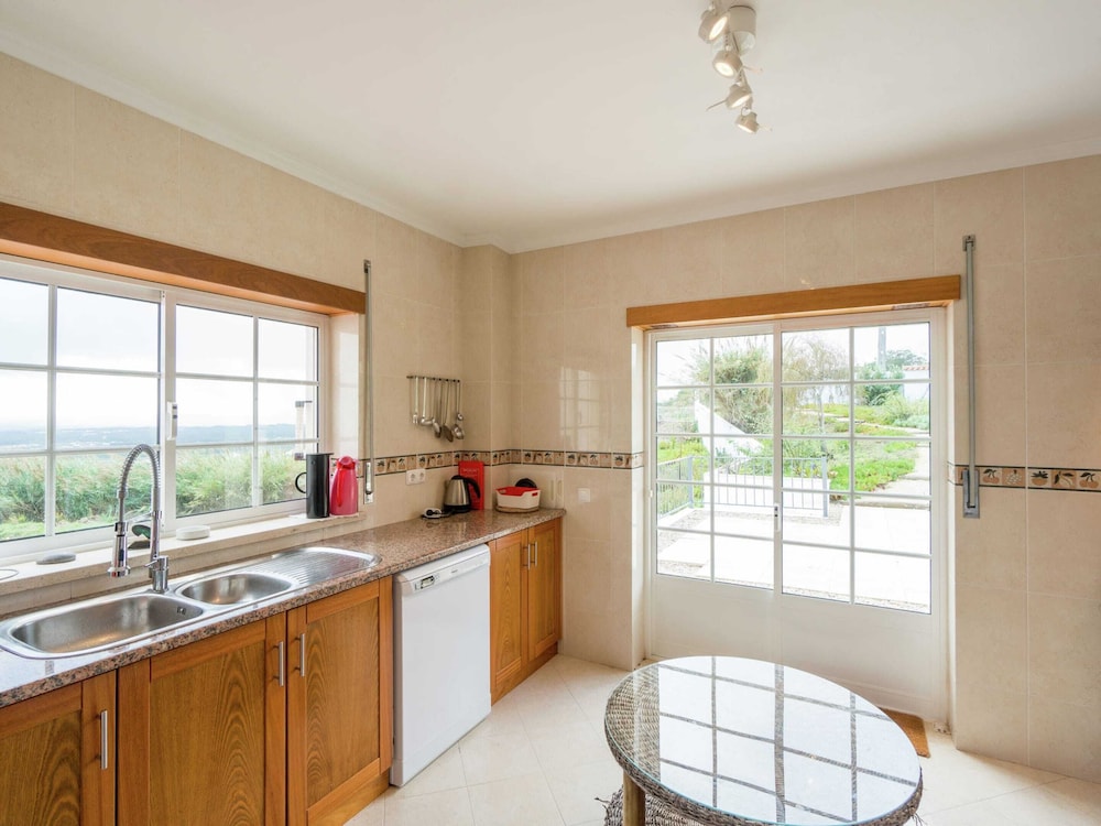 Oceanview Cliff Retreat view 4