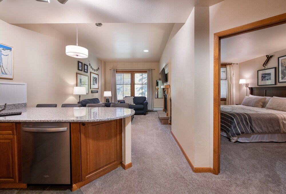 Zephyr Mountain Lodge - Winter Park CO Condos
