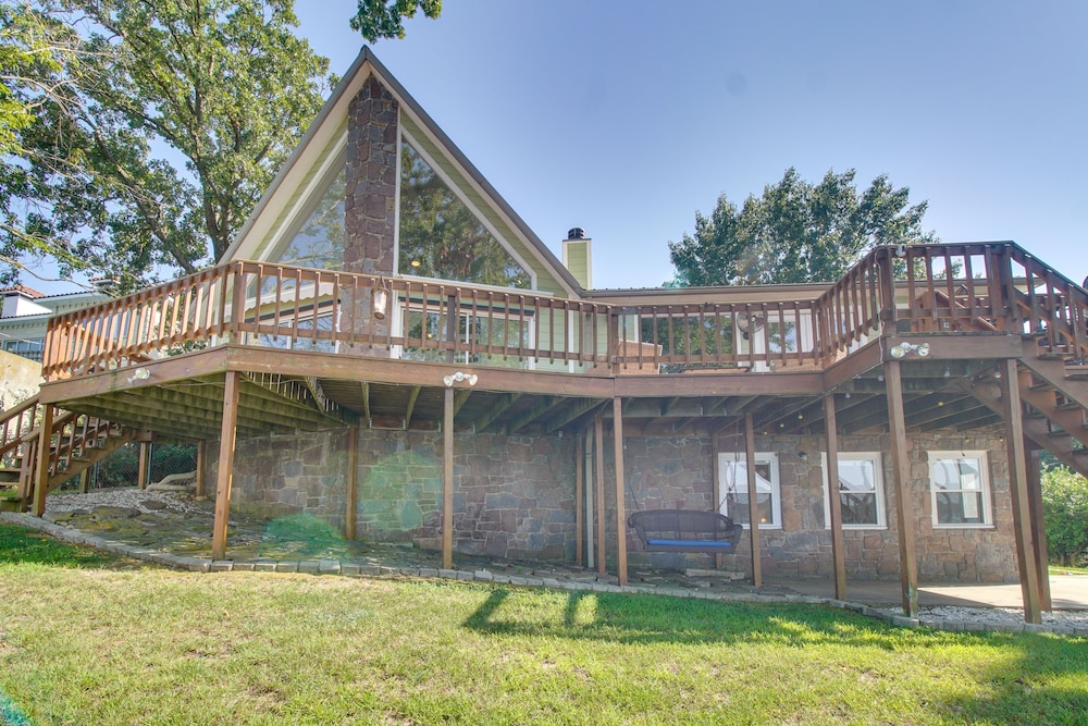Boat Dock + Waterfront Patio: Grove Hideaway! view 4