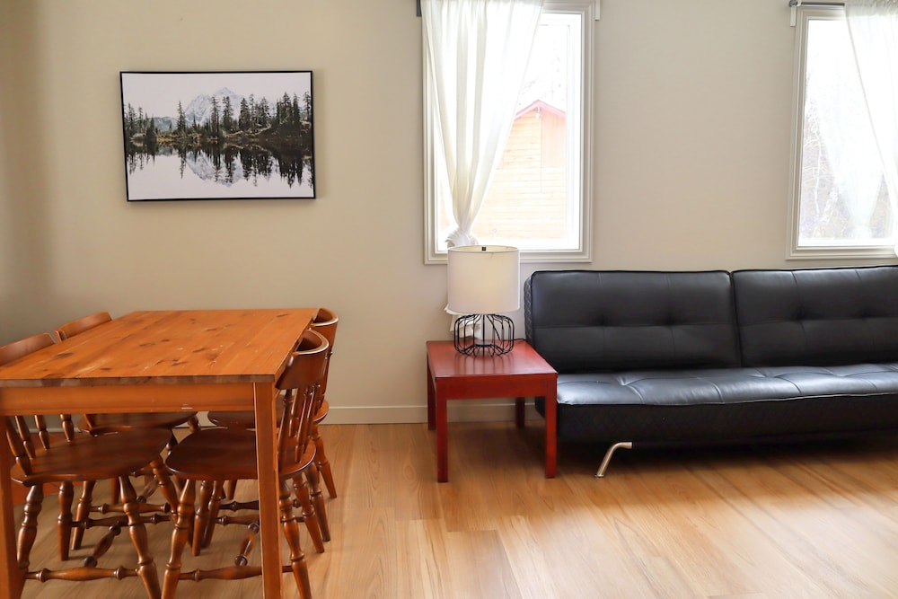 Lakepoint Cottage Resort