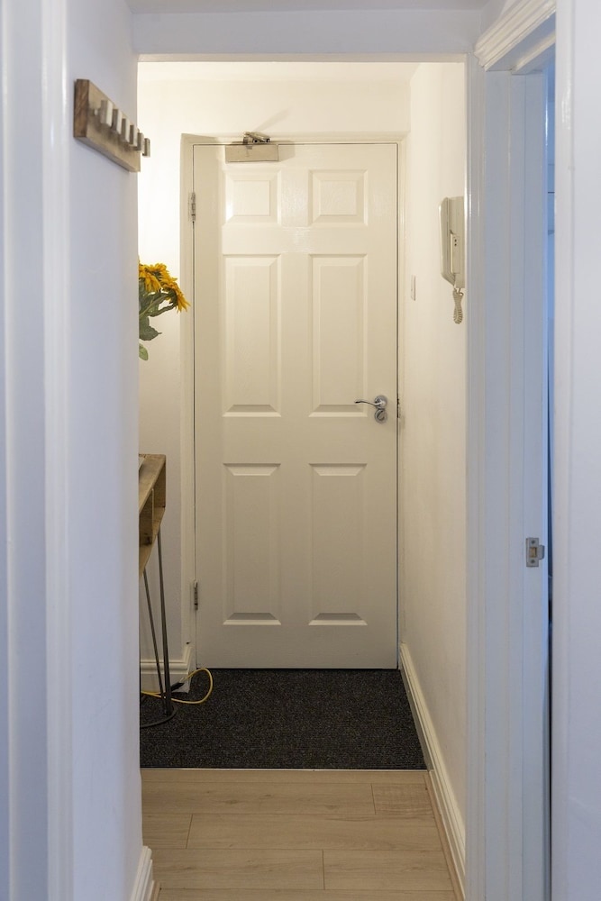 River Court Apartments LETS