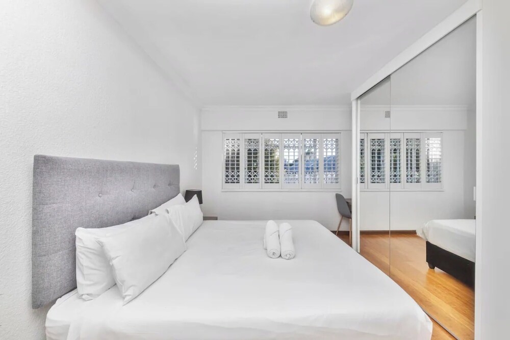 Spacious 1 BD Apartment in Claremont view 5