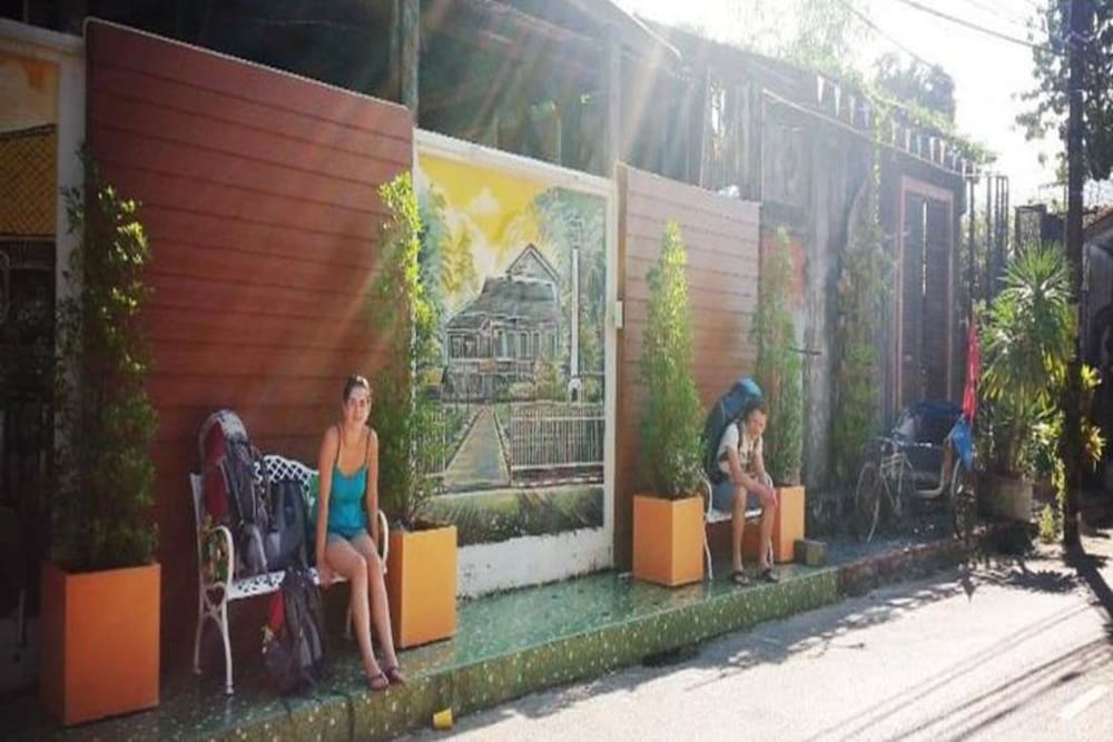 Artist Place Trat