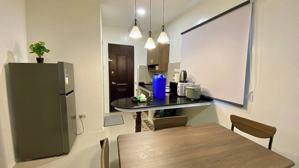 Peaceful 2BR Home in Gensan - AC, Wifi, Netflix, Patio & Free Parking