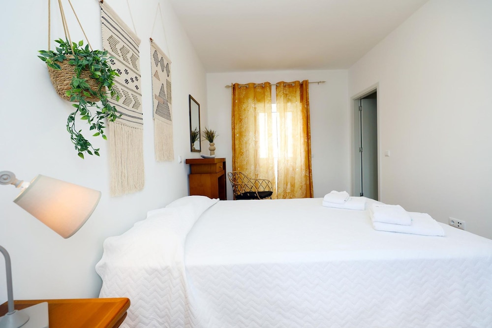 Z 04 - Bedroom 4 in Gil Vicente Guest Rooms