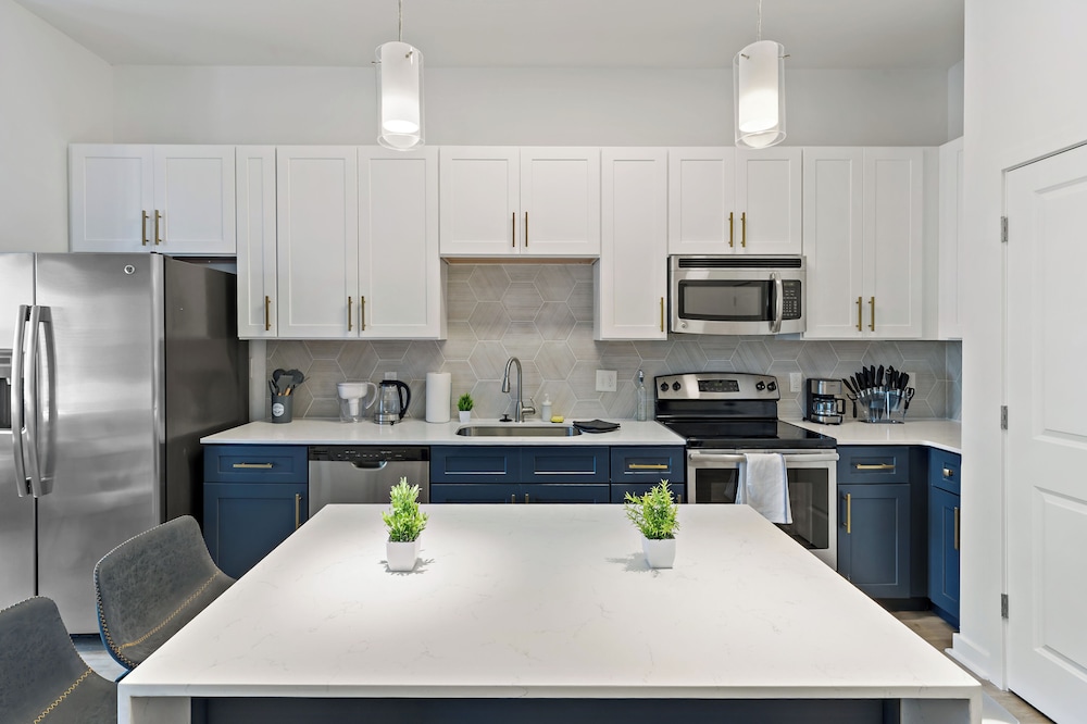ROVE LIVING/KB - Midtown205