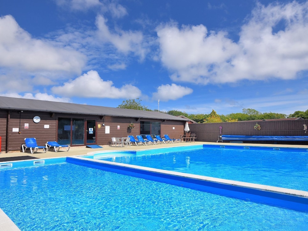 6 Pinewood Retreat