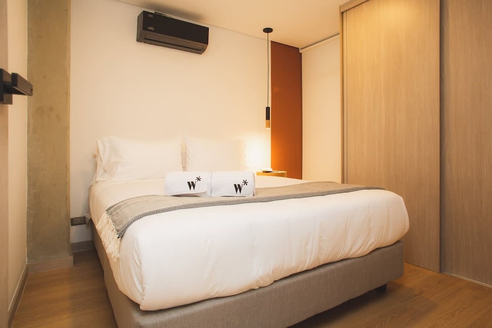 Cozy 3 BR in Laureles in Medell n