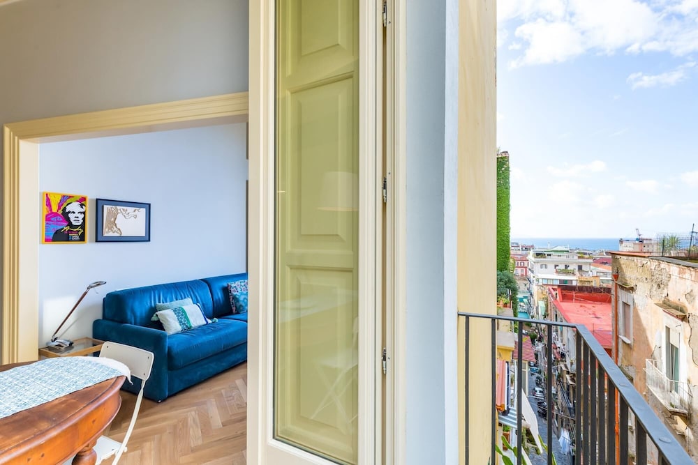 Donna Costanza - Stylish and Panoramic Flat