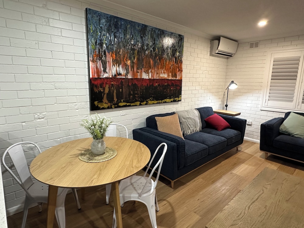 Central Cullen Apartments