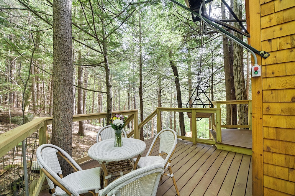 Tree House w/ Hot Tub: Near Sunday River Resort!